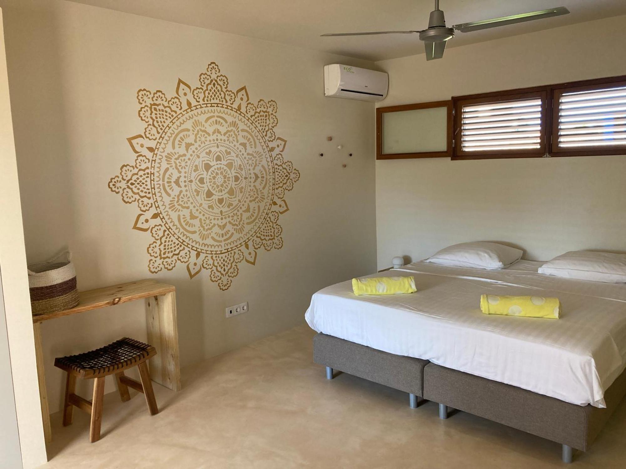 Isla Penthouse & Garden Apartments Bonaire Playa Eksteriør bilde